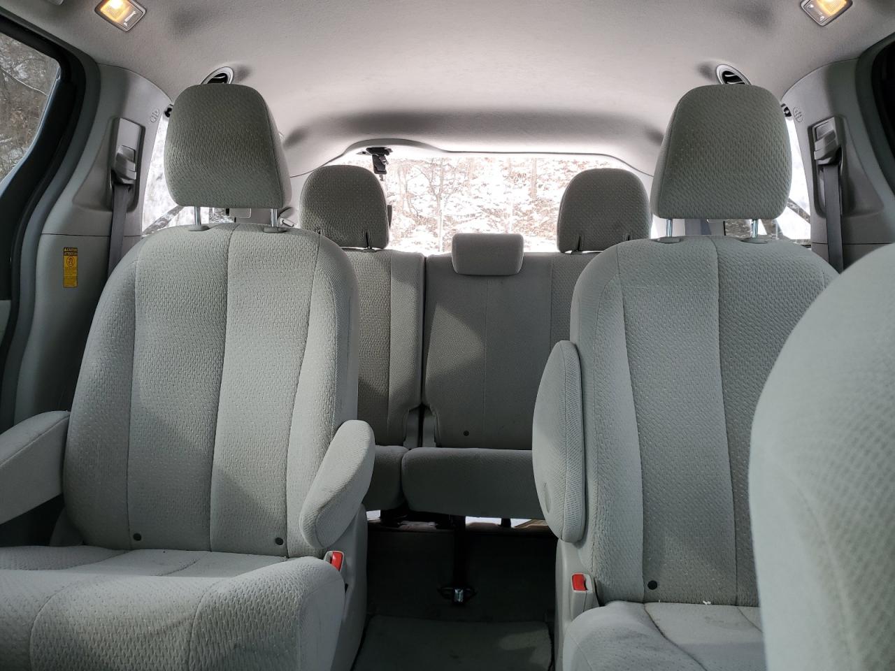 2014 Toyota Sienna - Image 10