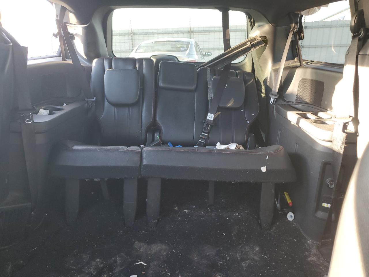 2014 Dodge Caravan - Image 10