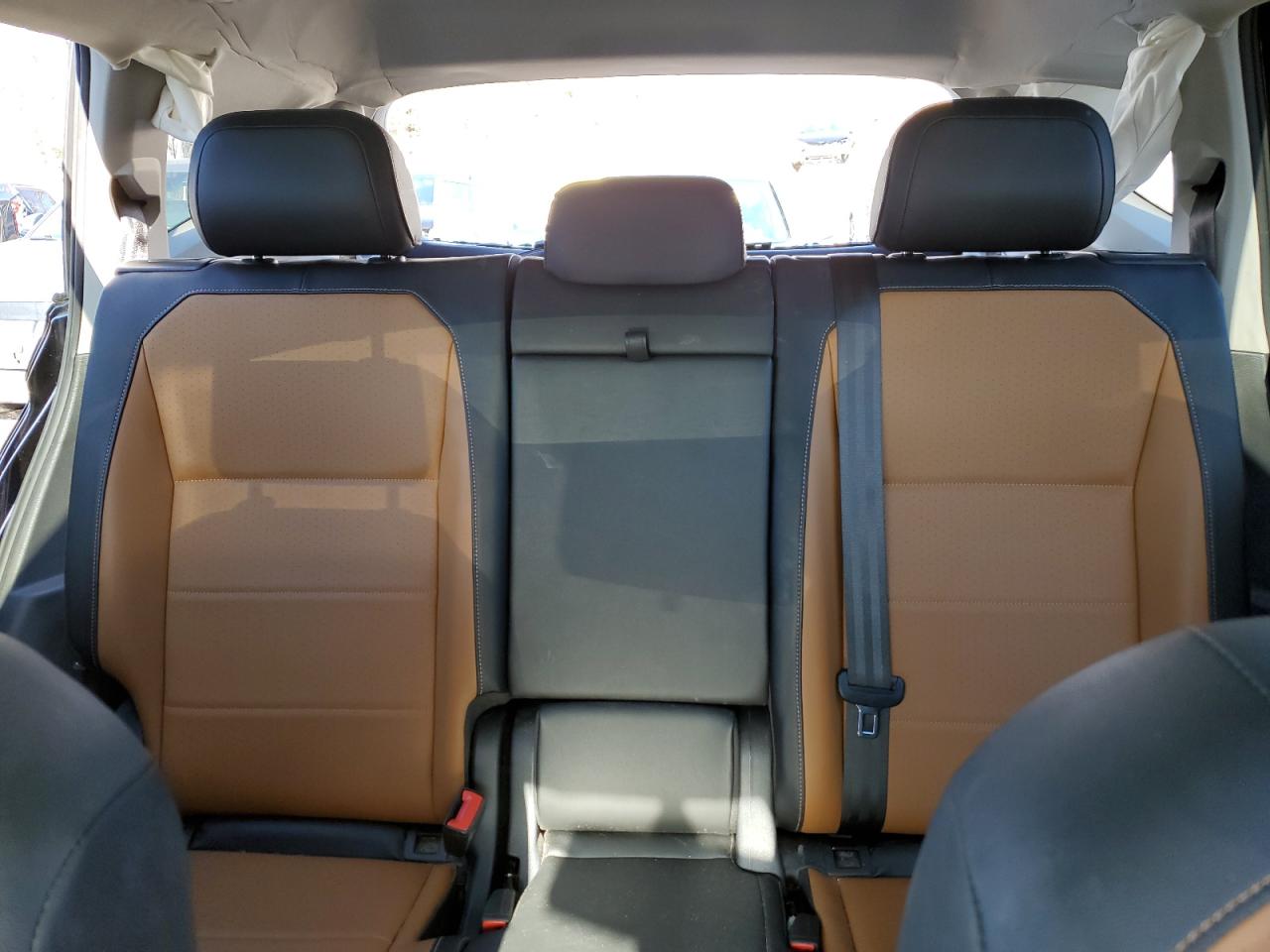 2018 Volkswagen Tiguan - Image 10