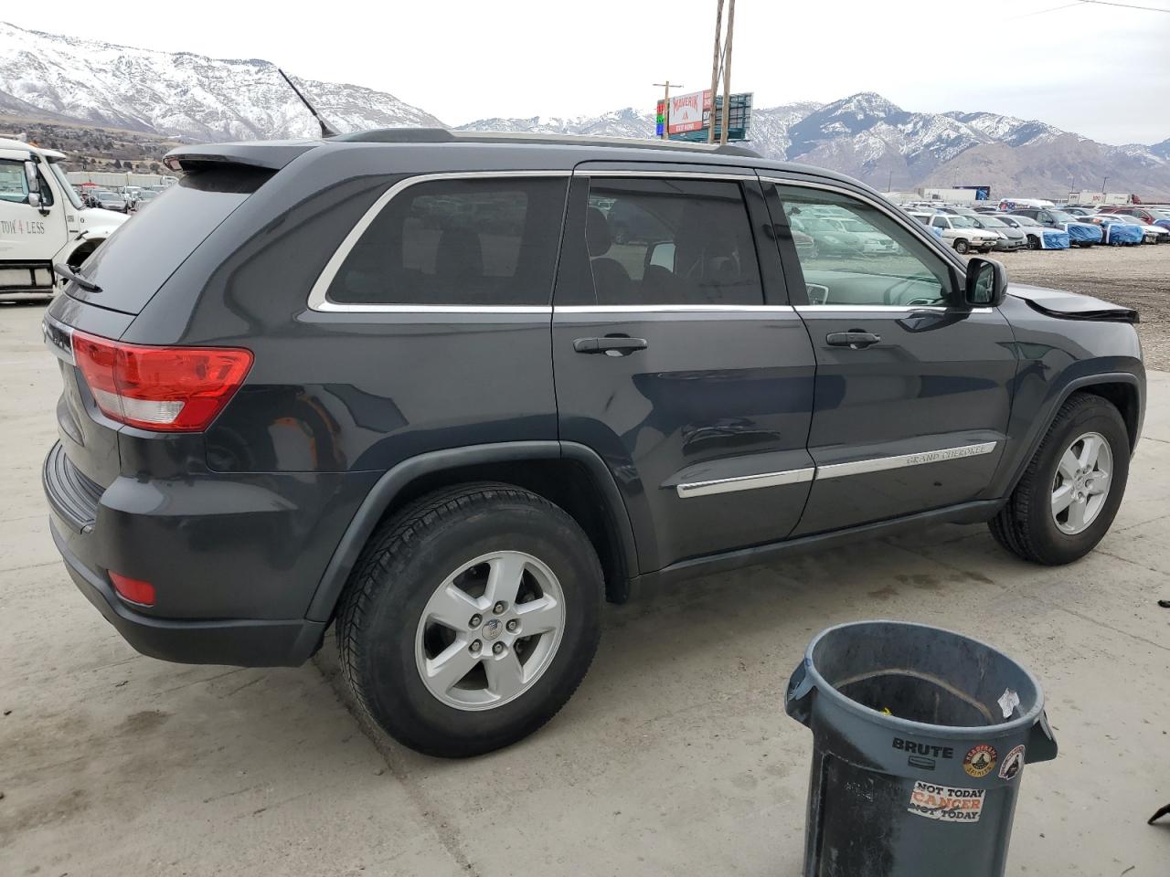 2011 Jeep Grand Cherokee - Image 3