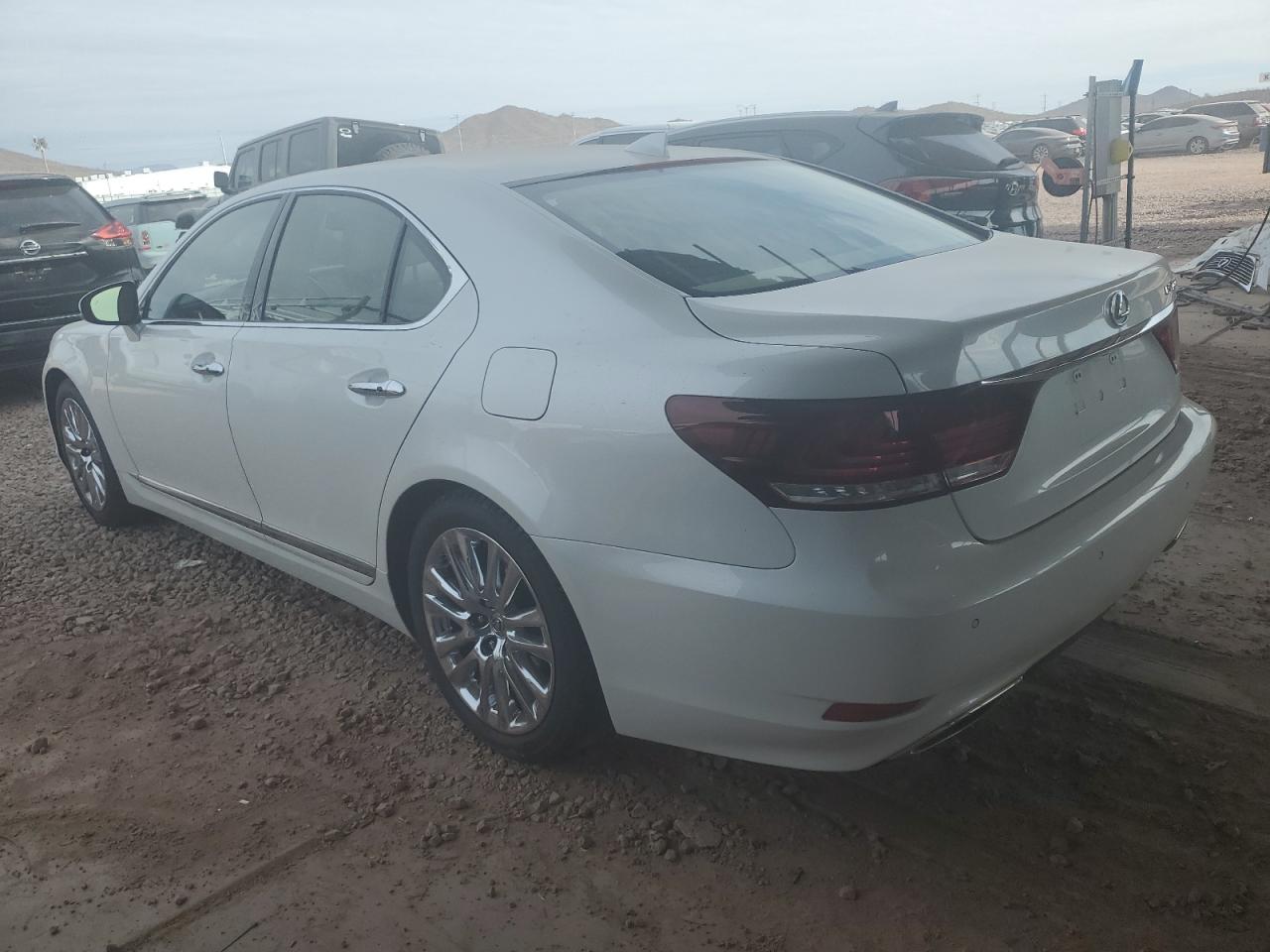2015 Lexus LS - Image 2