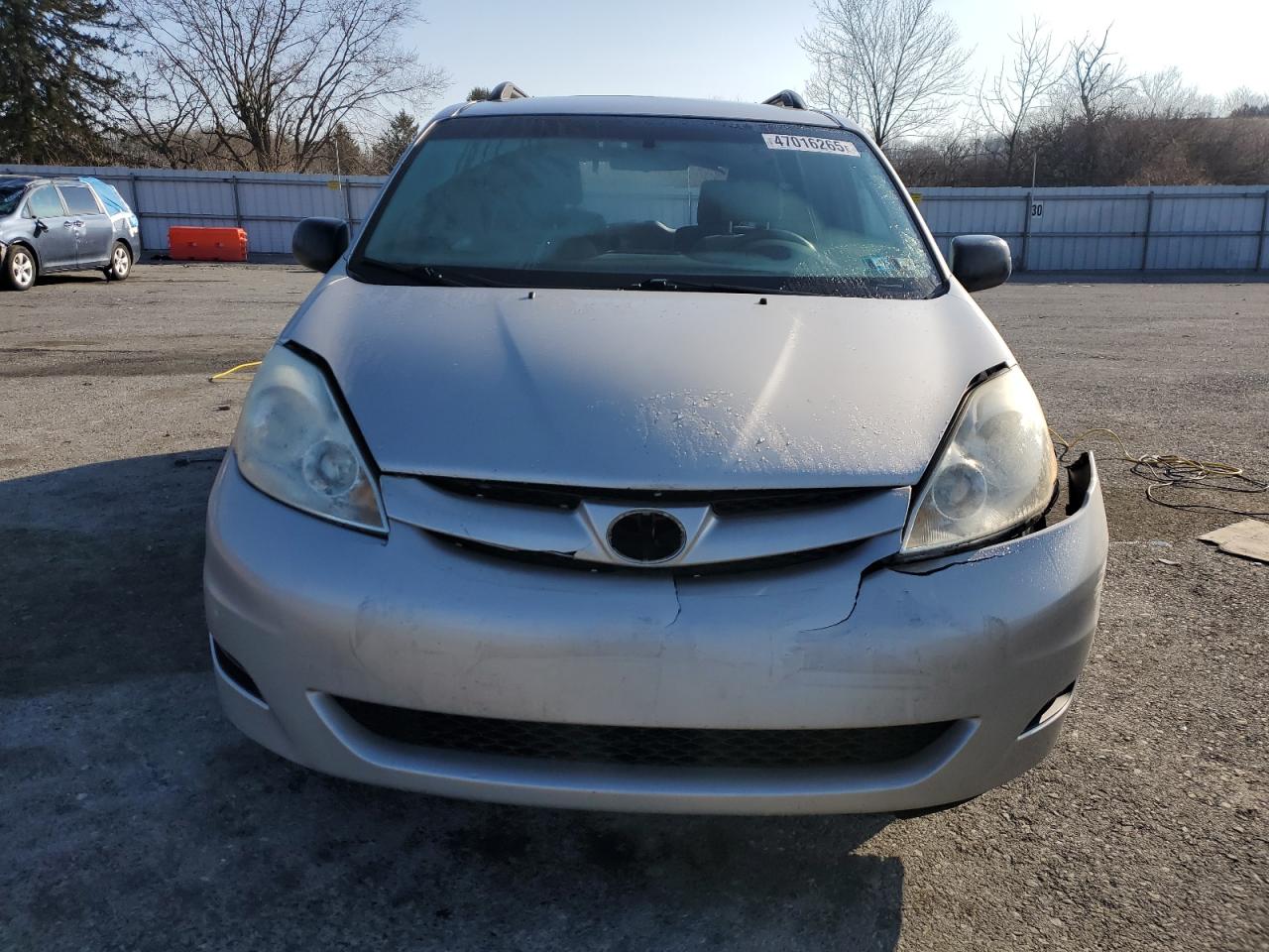 2010 Toyota Sienna - Image 5