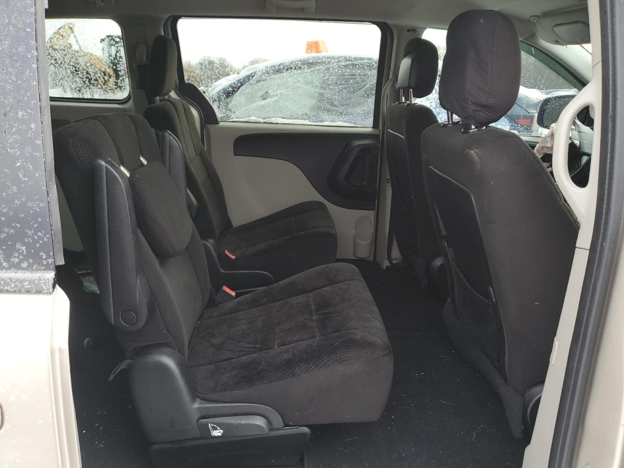 2012 Dodge Caravan - Image 11