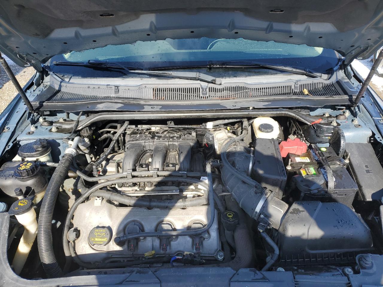 2010 Ford Taurus - Image 11