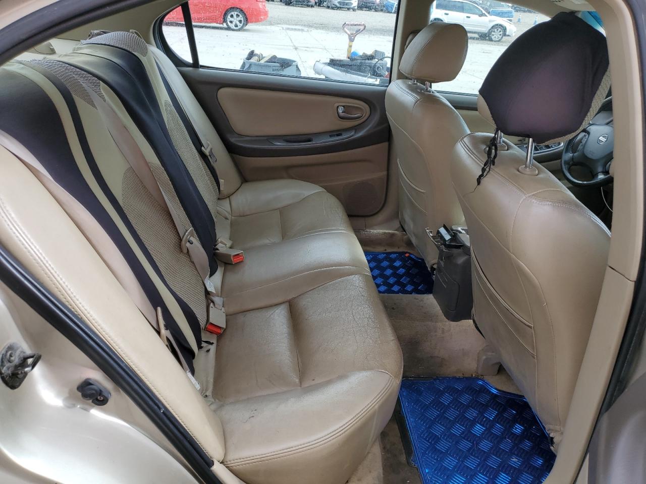 2002 Nissan Maxima - Image 10