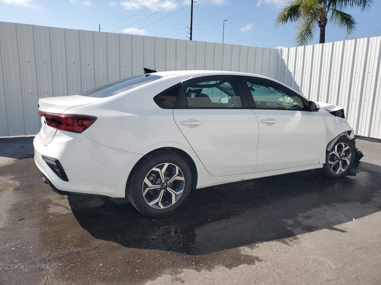 2021 Kia Forte - Image 3