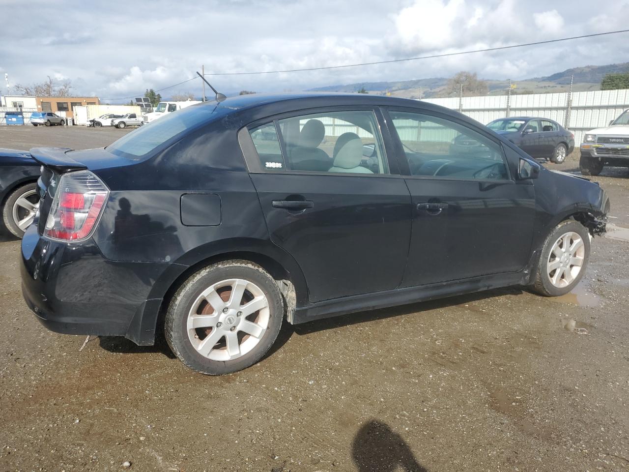 2010 Nissan Sentra - Image 3
