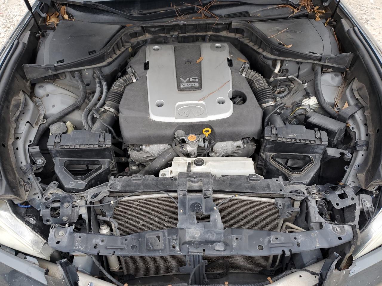 2012 Infiniti M - Image 11