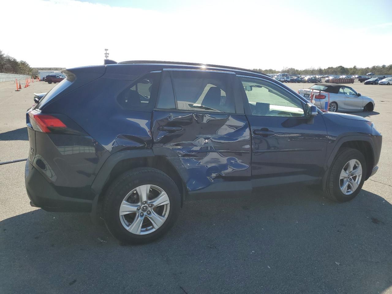 2019 Toyota RAV 4 - Image 3