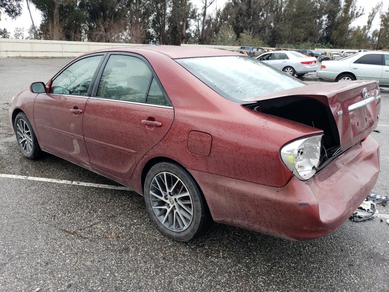2004 Toyota Camry - Image 2