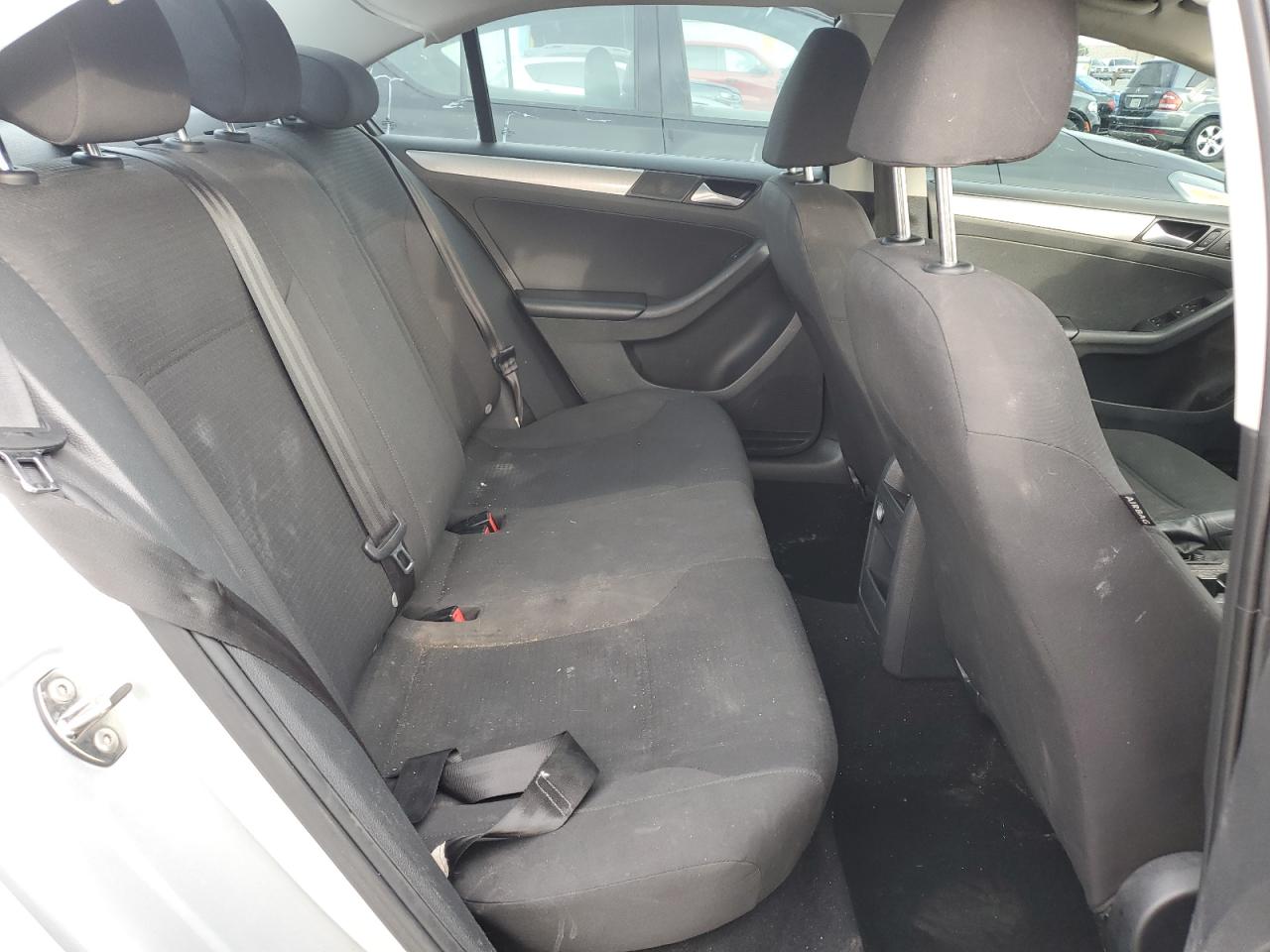 2015 Volkswagen Jetta - Image 10
