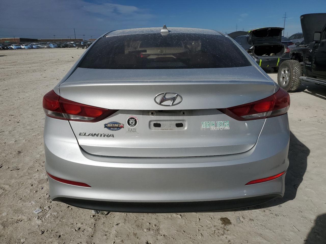 2018 Hyundai Elantra - Image 6
