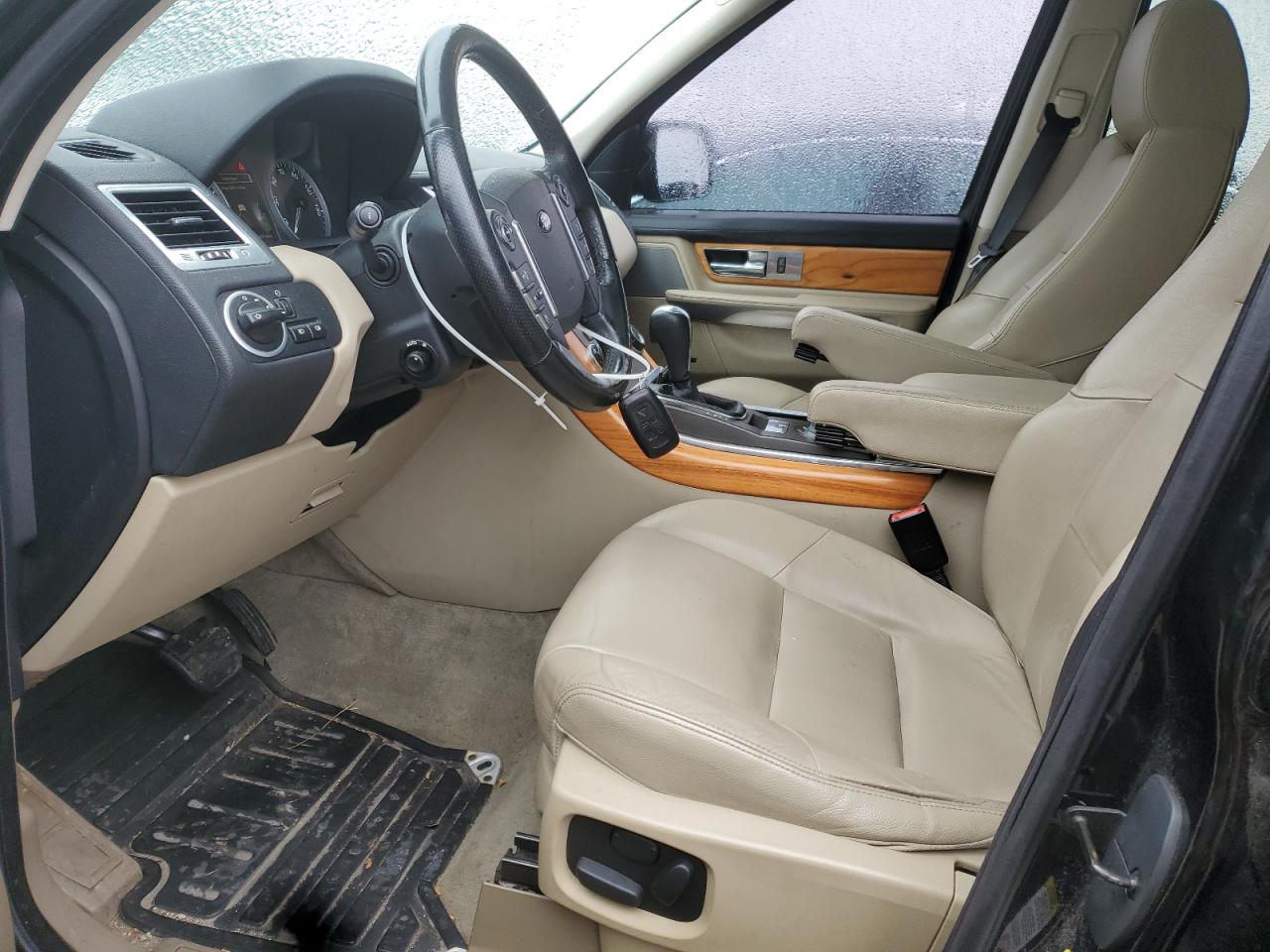 2010 Land Rover Range Rover - Image 7