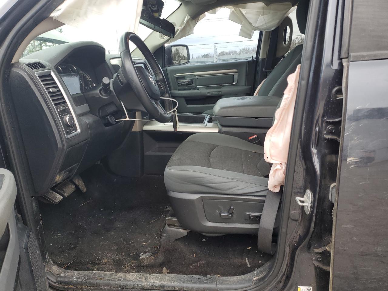 2014 RAM 1500 - Image 7