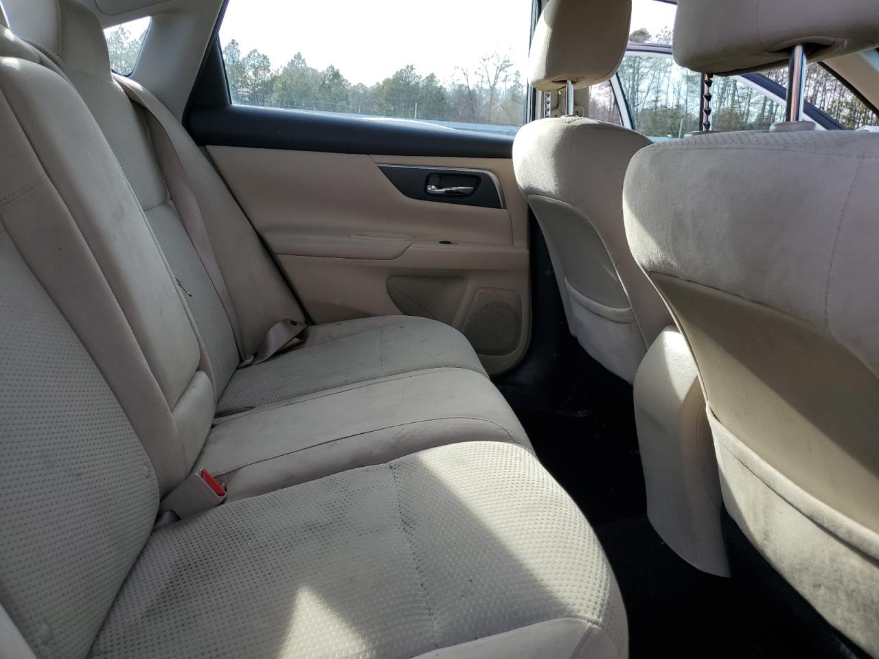 2015 Nissan Altima - Image 10
