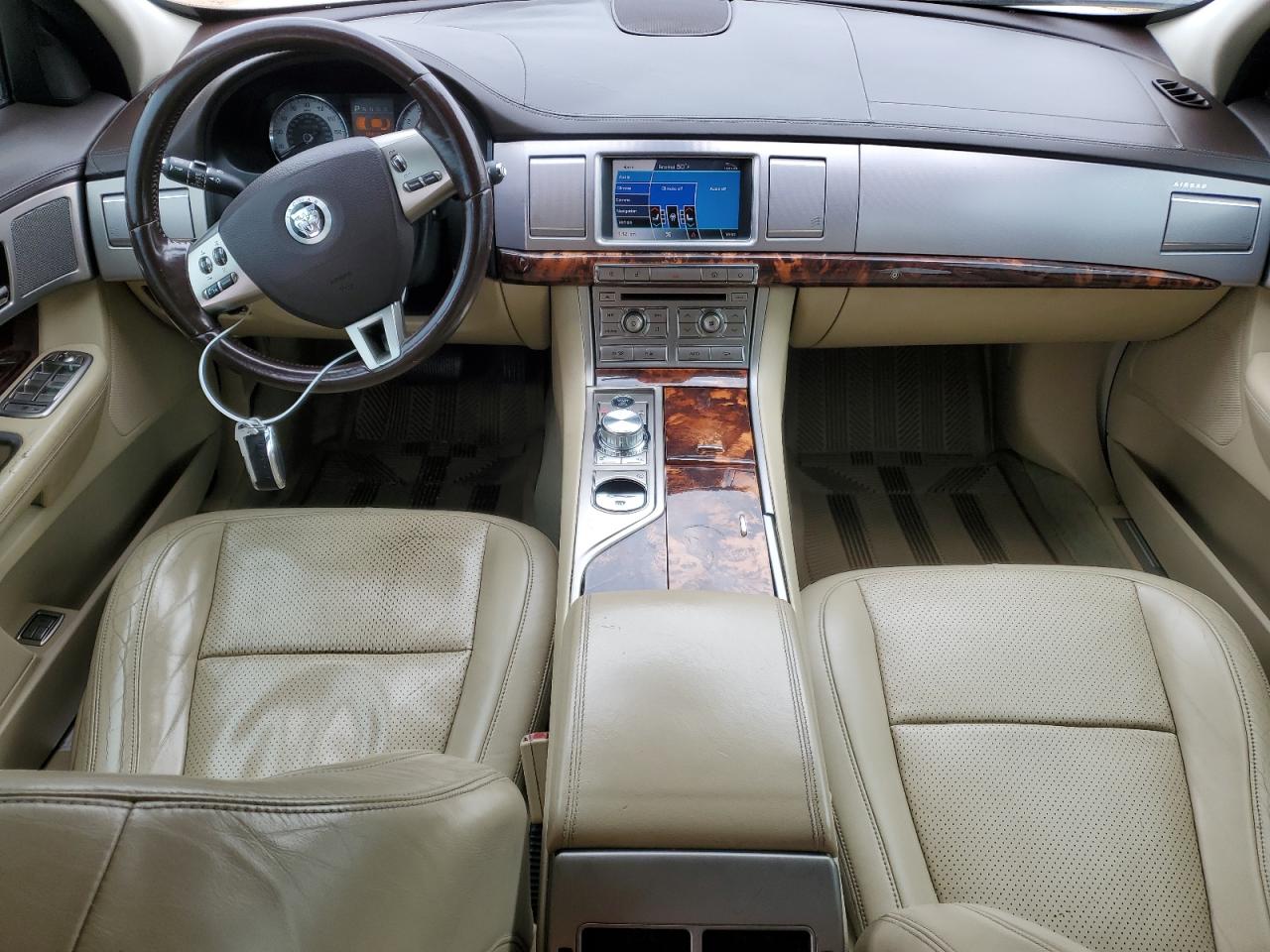 2009 Jaguar XF - Image 8