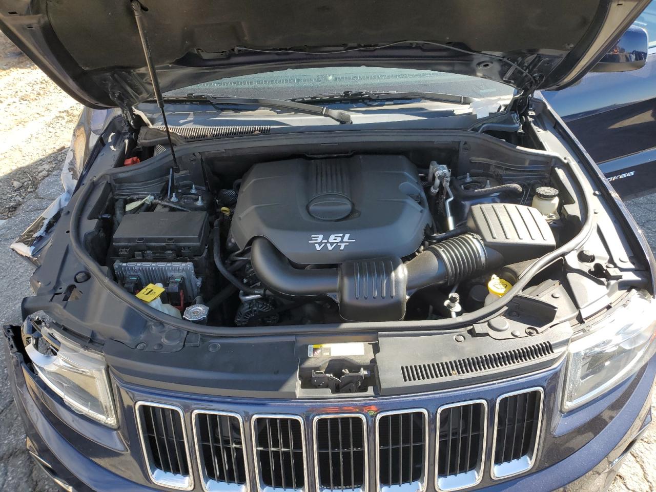 2014 Jeep Grand Cherokee - Image 12