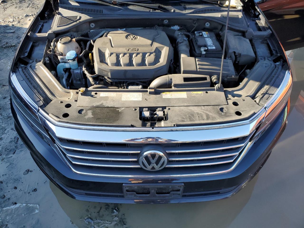 2021 Volkswagen Passat - Image 12