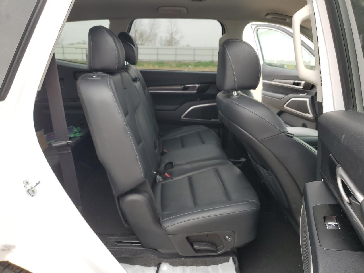 2022 Kia Telluride - Image 11
