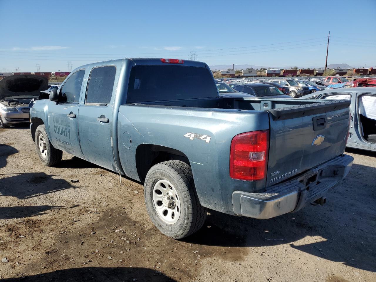 2009 Chevrolet Silverado - Image 2