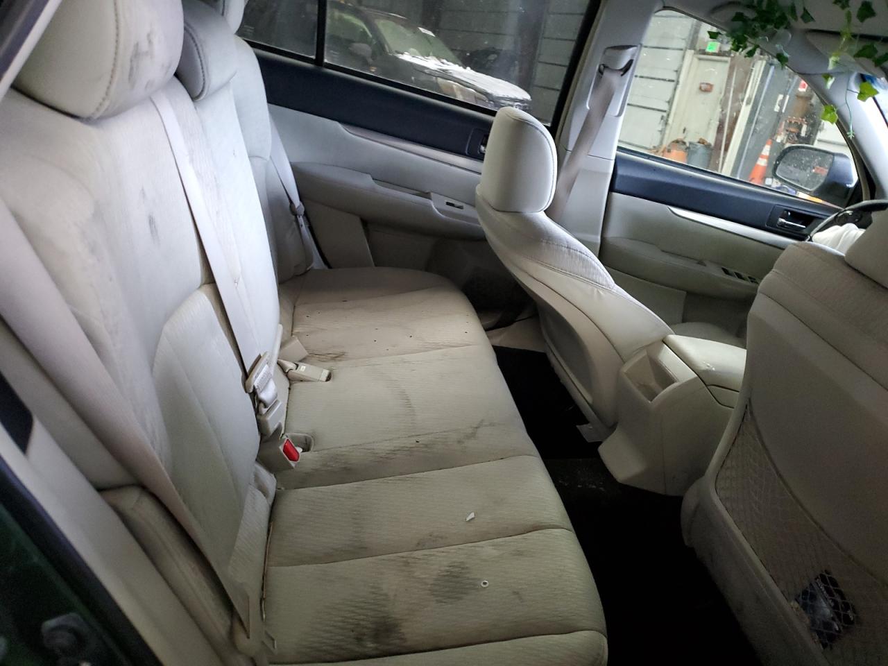 2011 Subaru Outback - Image 11