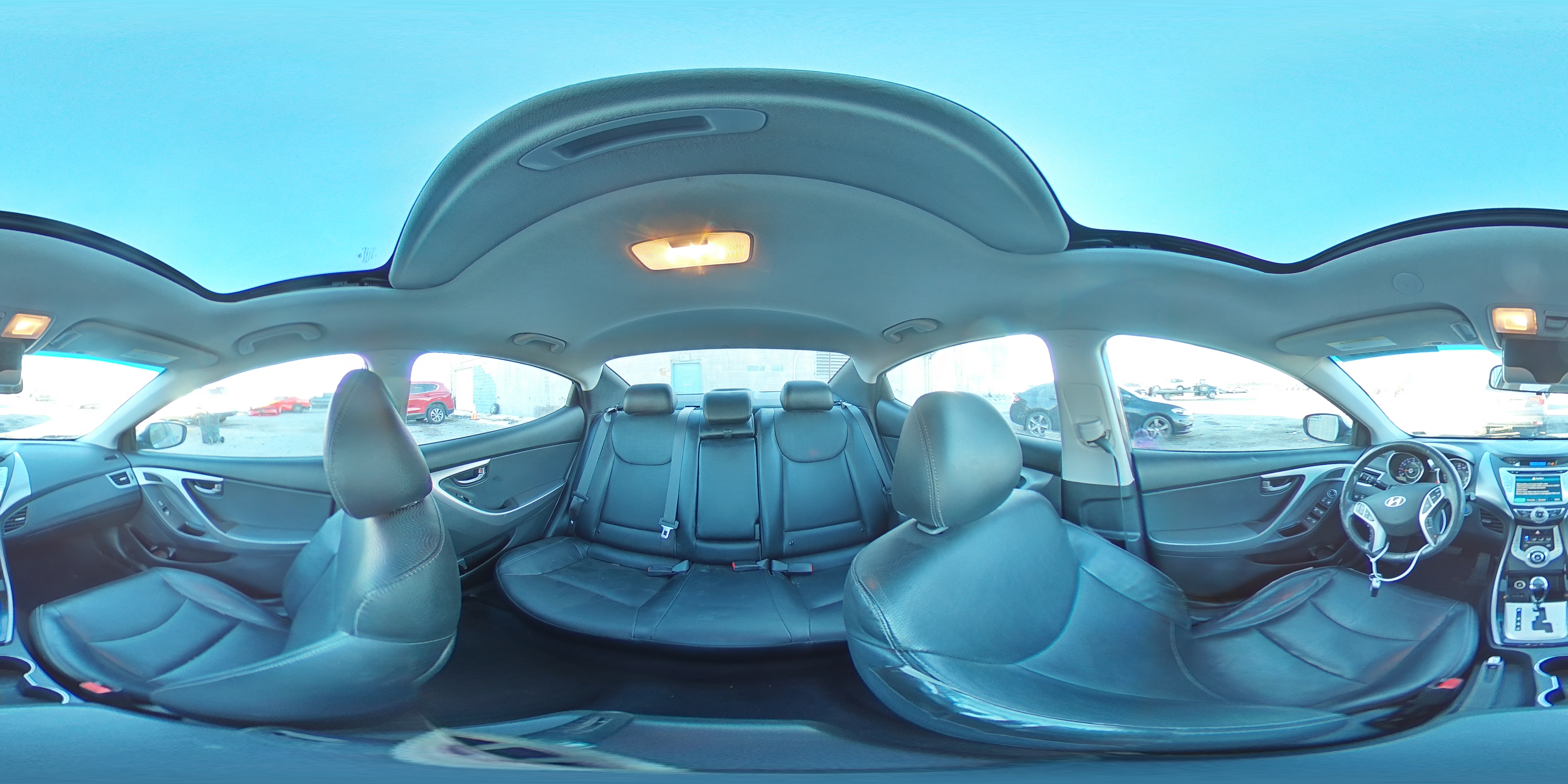 2012 Hyundai Elantra - Image 13