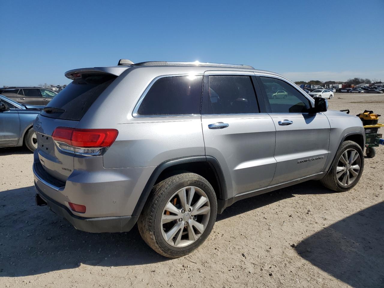 2017 Jeep Grand Cherokee - Image 3