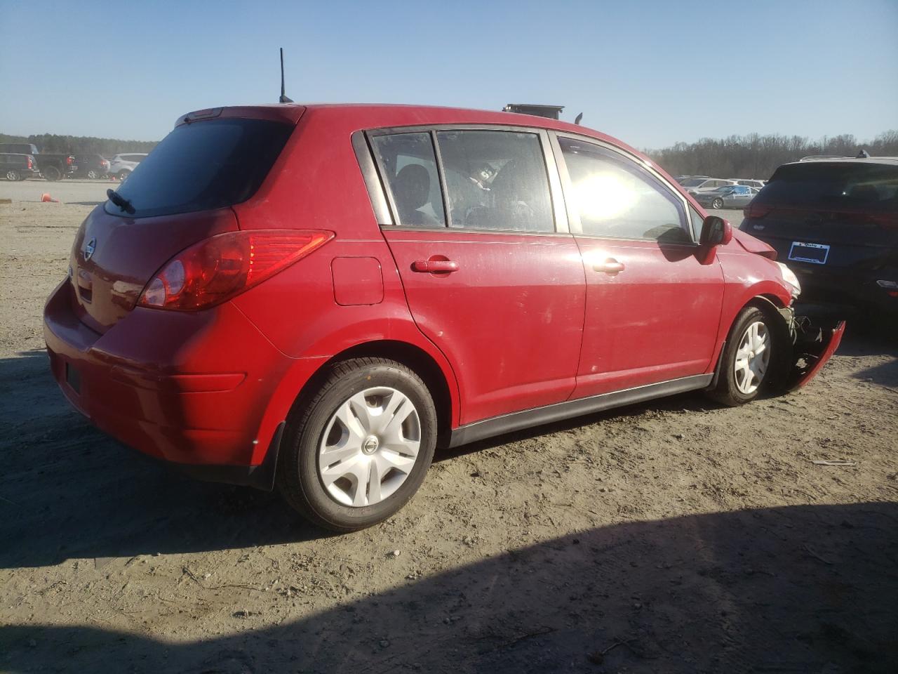 2011 Nissan Versa - Image 3