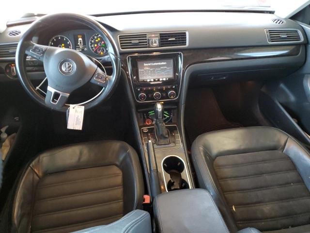 Седани VOLKSWAGEN PASSAT 2015 Червоний