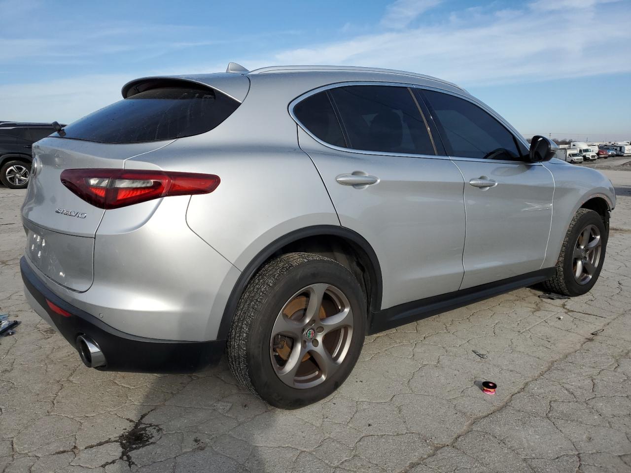 2018 Alfa Romeo Stelvio - Image 3
