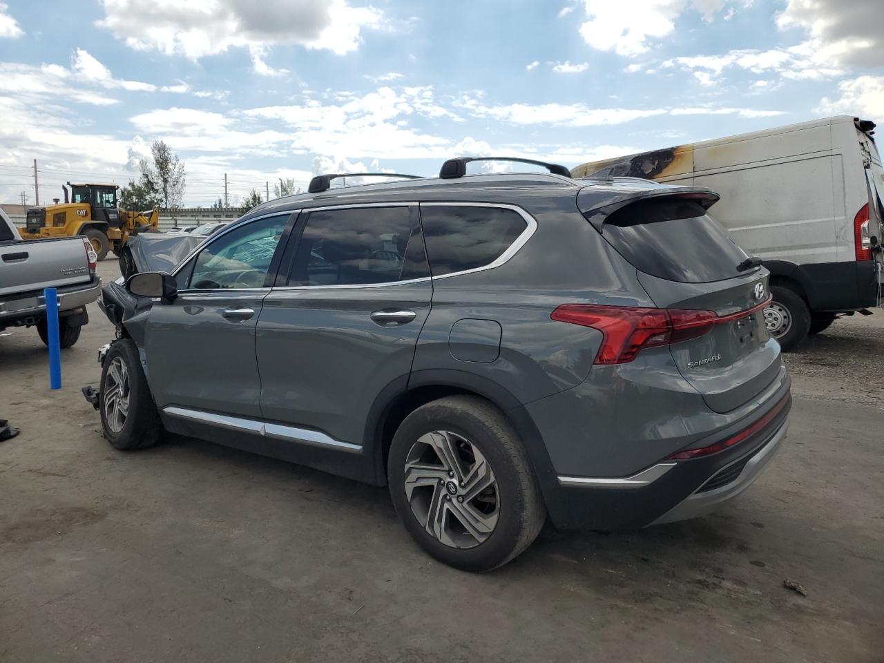 2022 Hyundai Santa Fe - Image 2