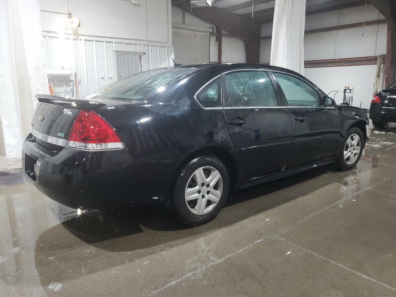 2011 Chevrolet Impala - Image 3