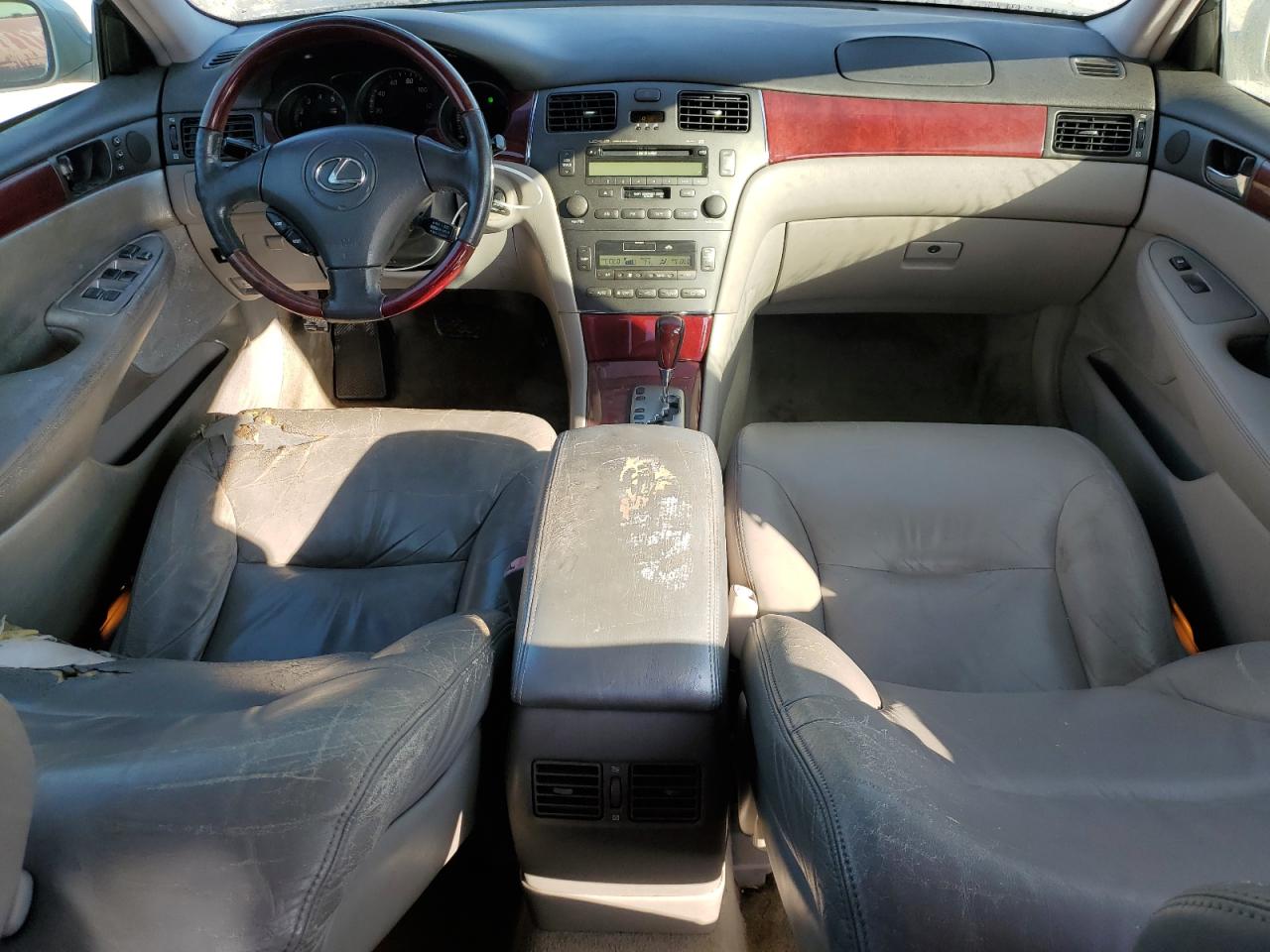 2004 Lexus ES - Image 8