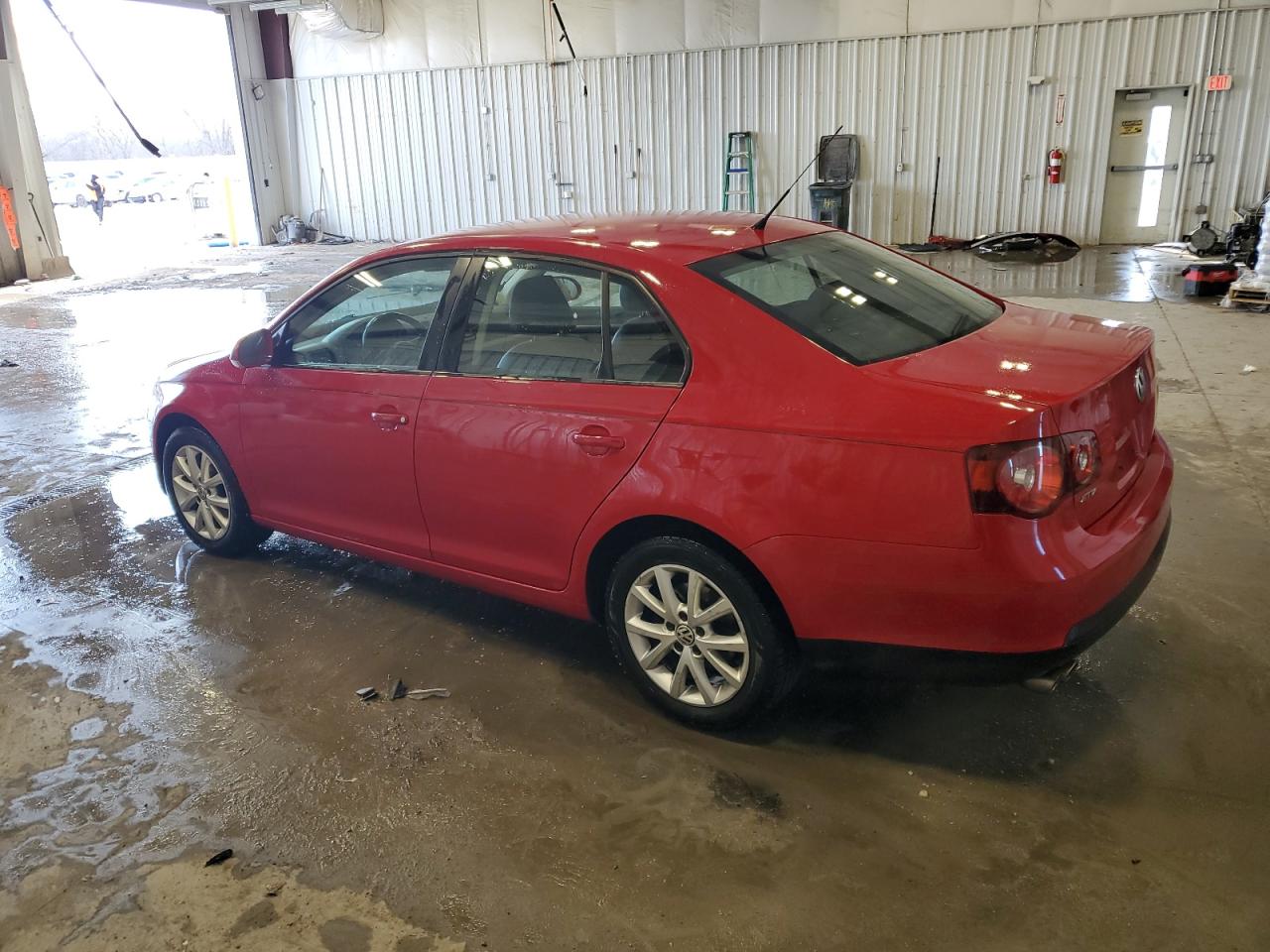 2010 Volkswagen Jetta - Image 2