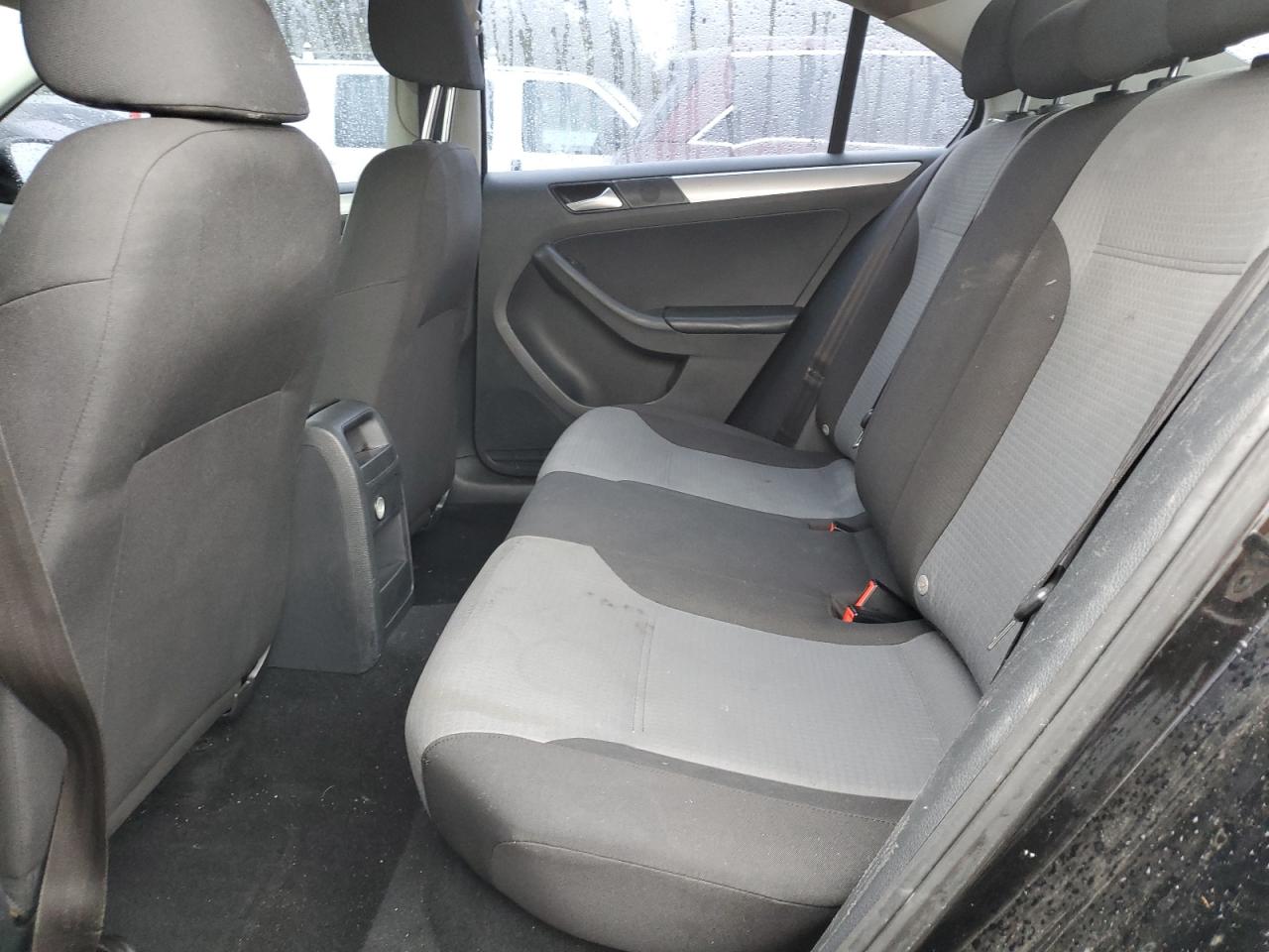 2017 Volkswagen Jetta - Image 10