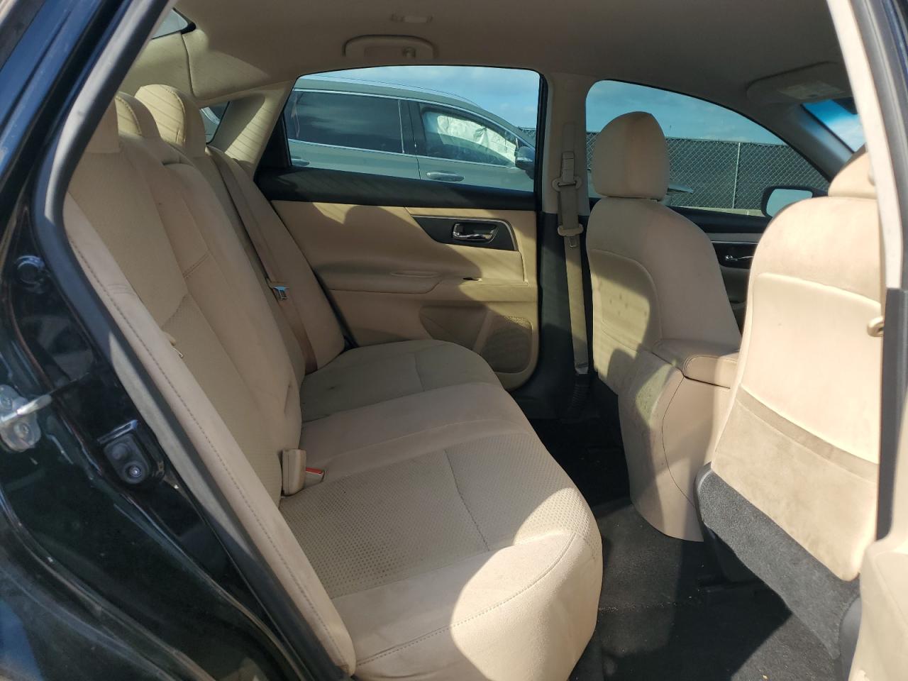 2015 Nissan Altima - Image 10