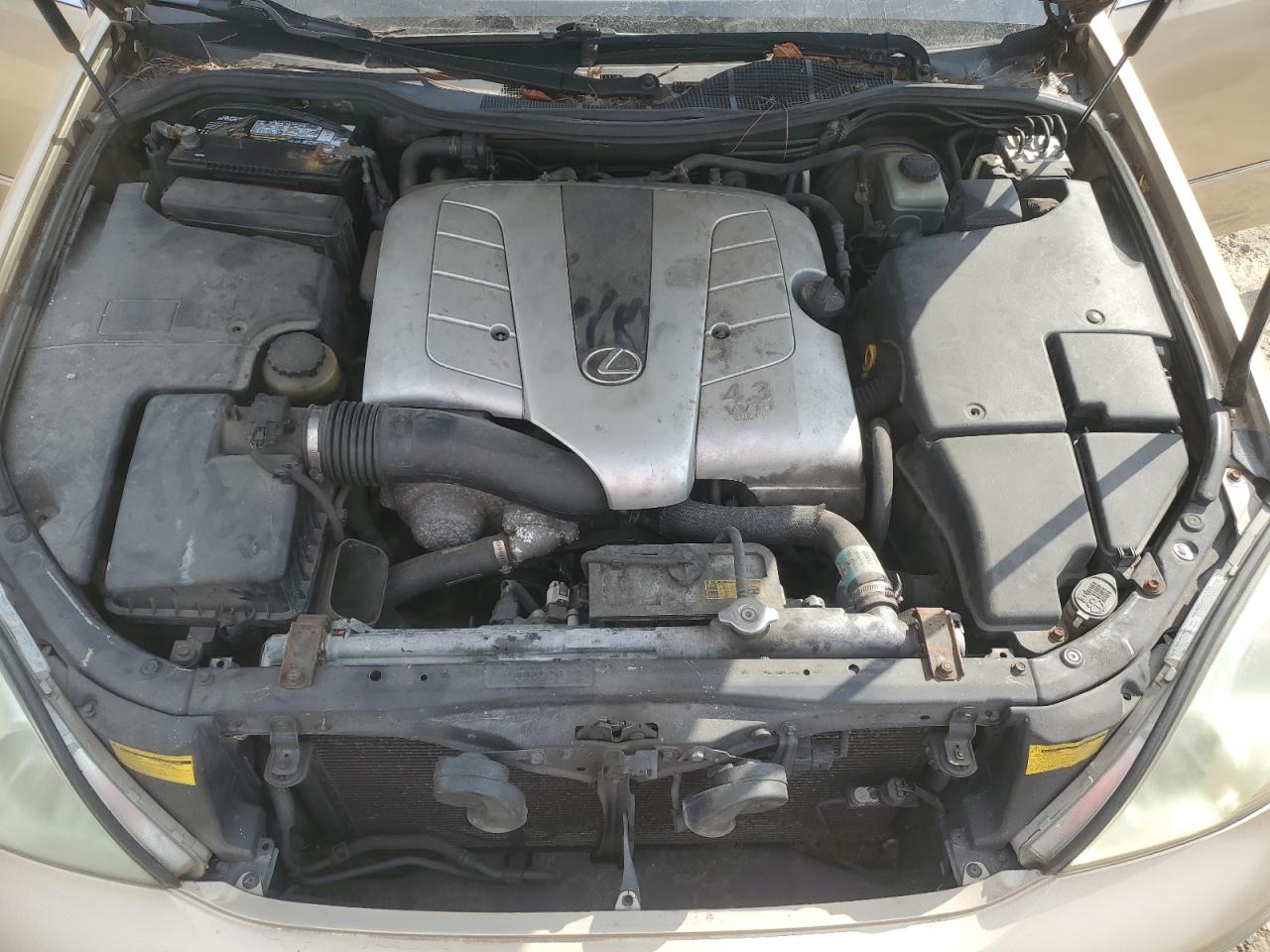 2001 Lexus LS - Image 11