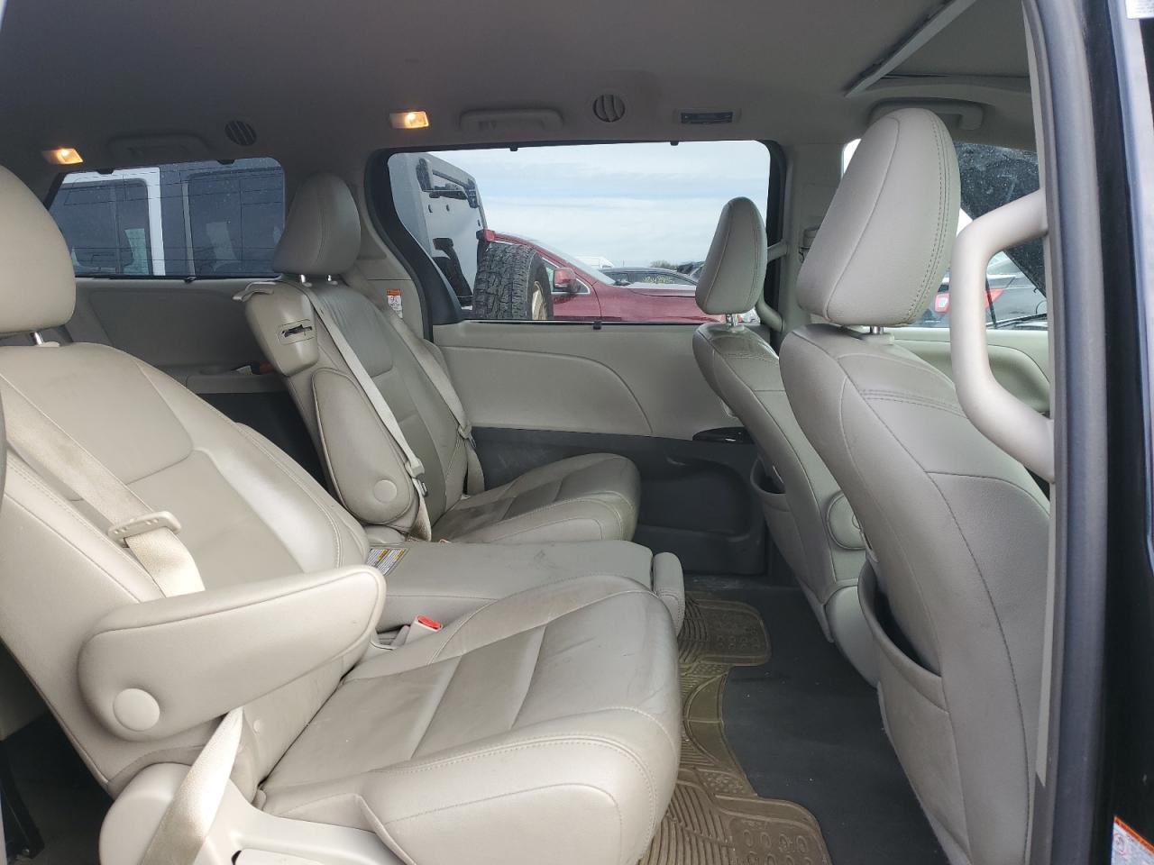 2015 Toyota Sienna - Image 11