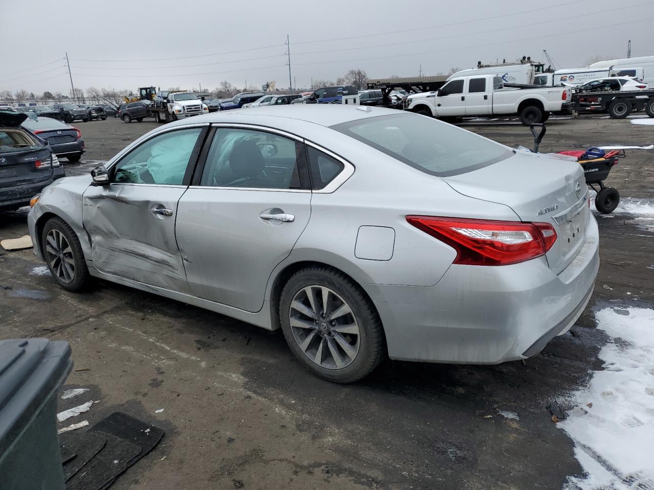 2017 Nissan Altima - Image 2