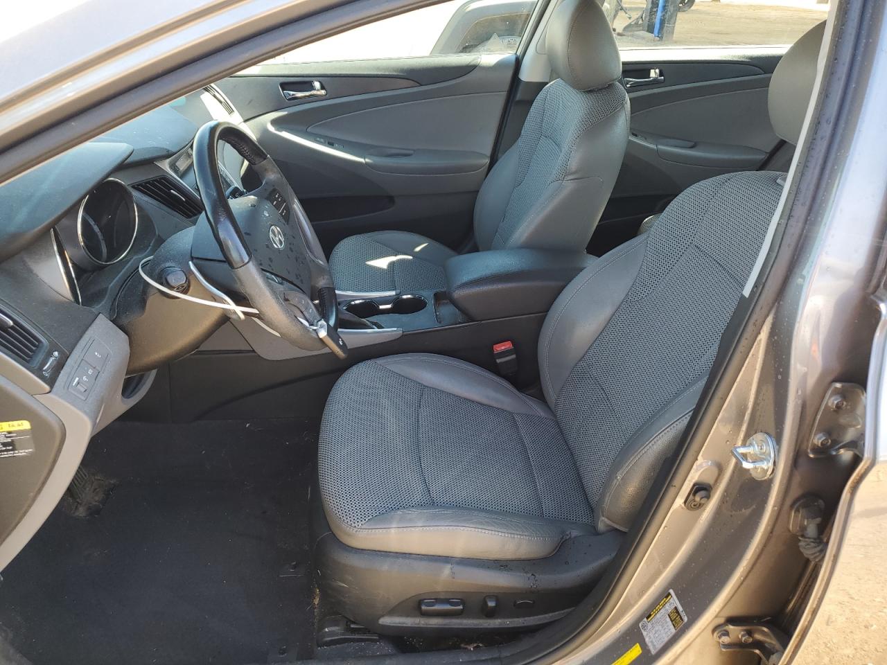 2012 Hyundai Sonata - Image 7