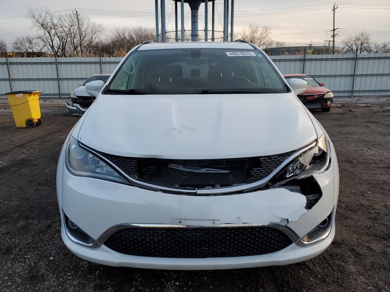 2017 Chrysler Pacifica - Image 5