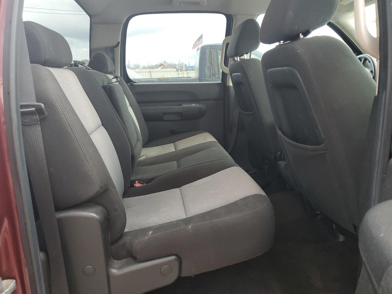 2009 Chevrolet Silverado - Image 10