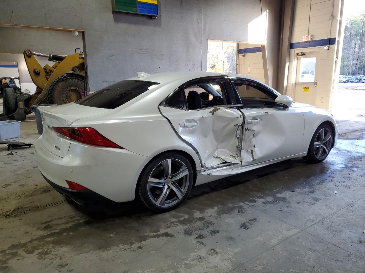 2017 Lexus IS - Image 3