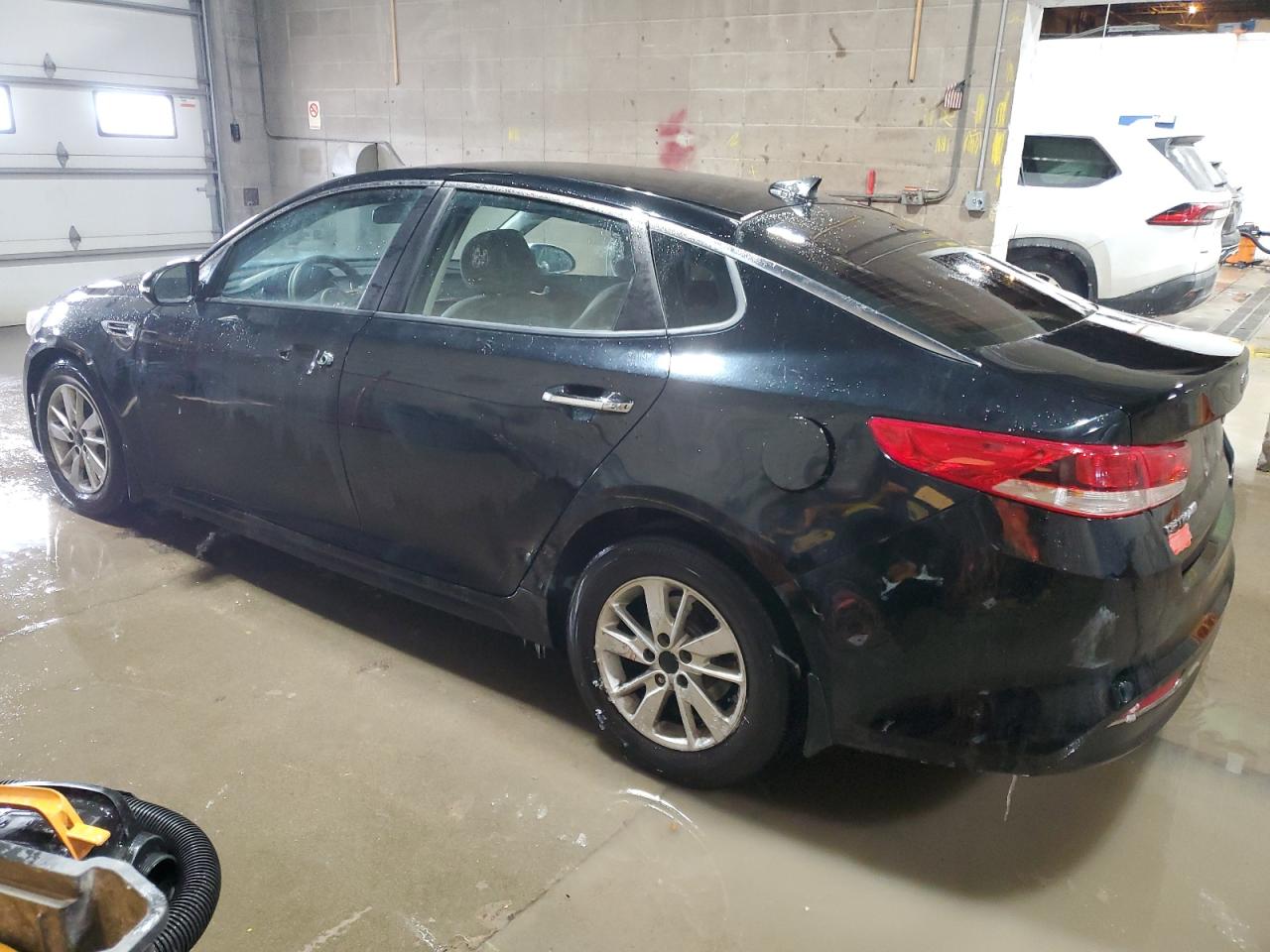 2016 Kia Optima - Image 2