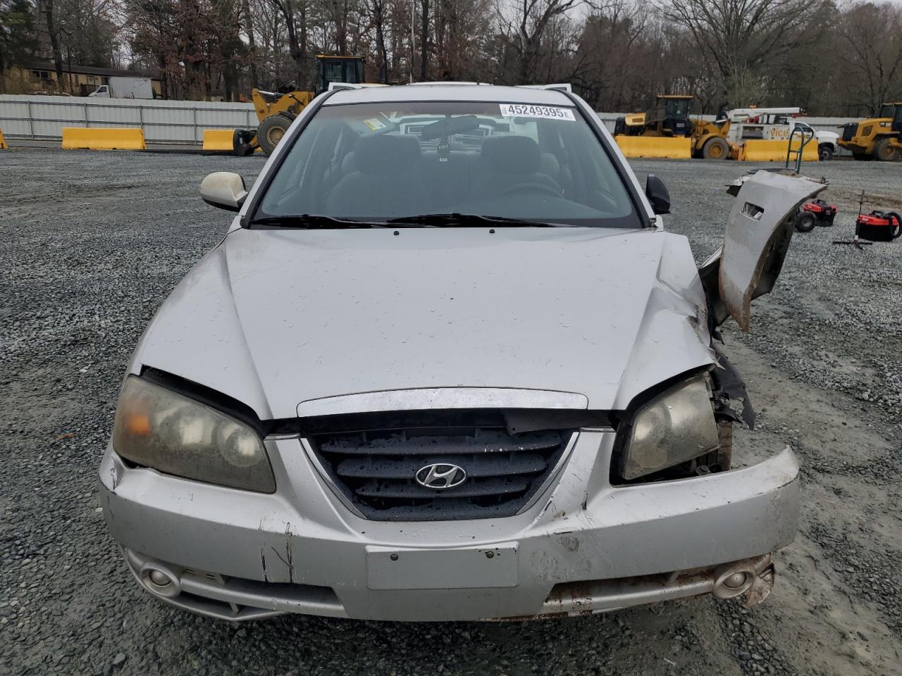 2004 Hyundai Elantra - Image 5