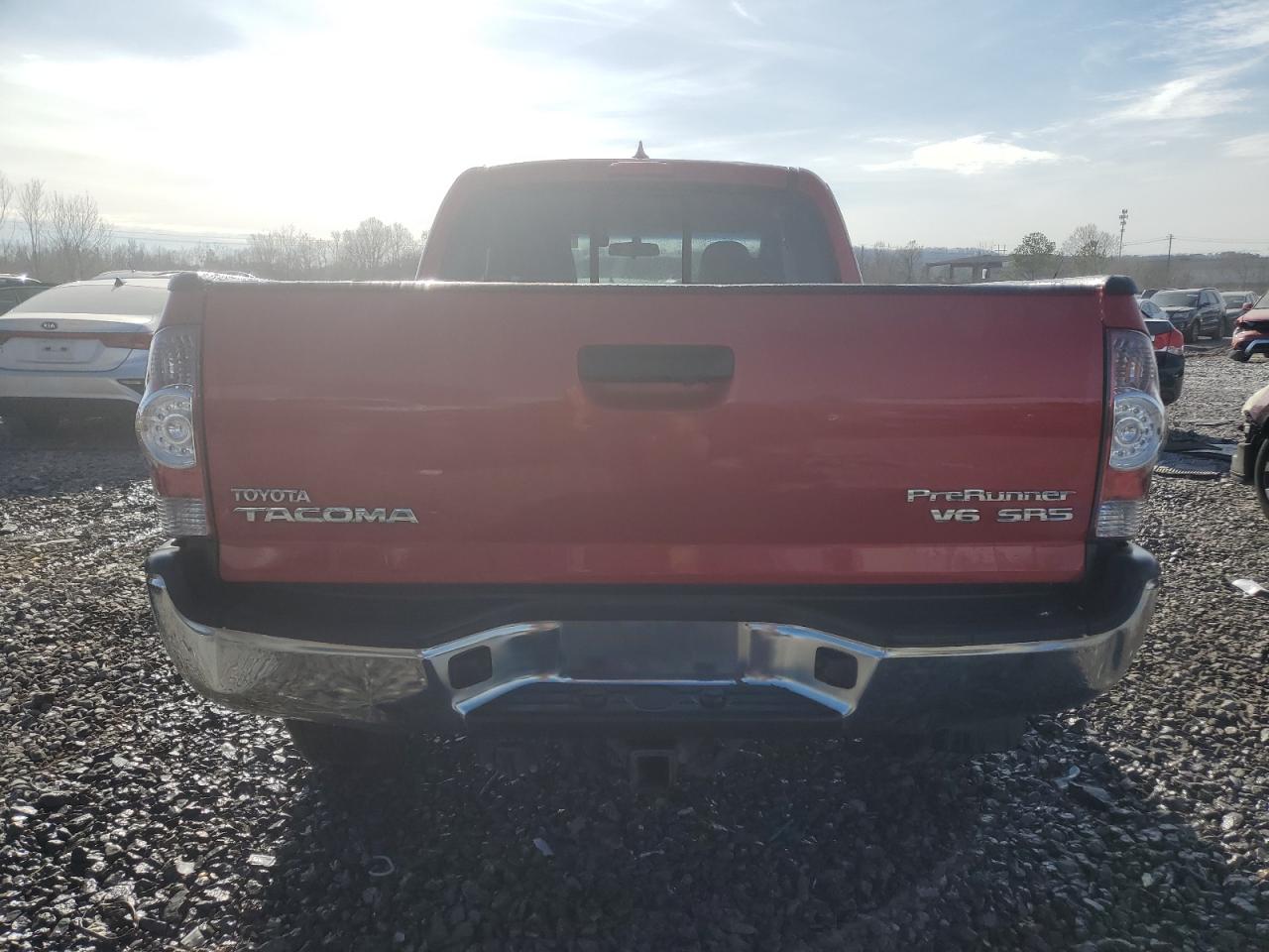 2015 Toyota Tacoma - Image 6