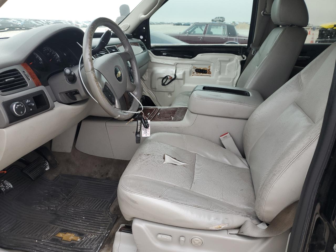 2011 Chevrolet Suburban - Image 7