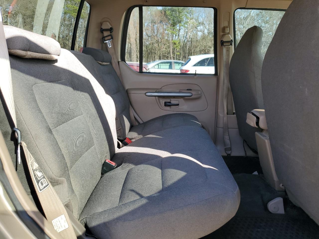 2002 Ford Explorer - Image 10