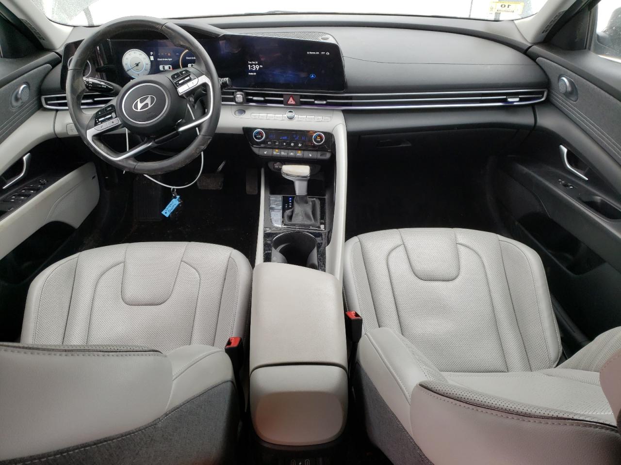 2024 Hyundai Elantra - Image 8
