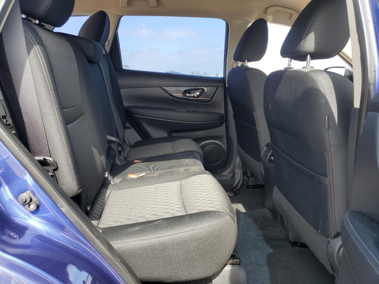 2018 Nissan Rogue - Image 11